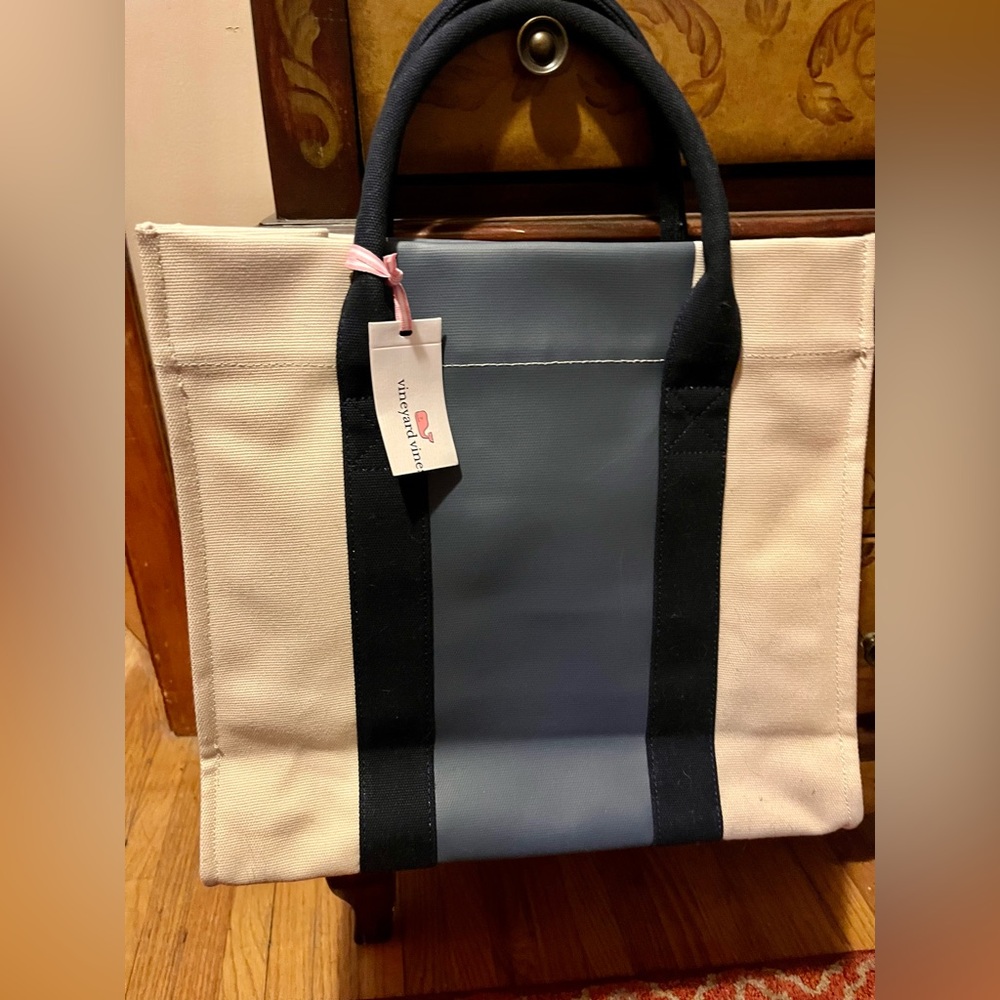NWT Vineyard Vines Large Tote